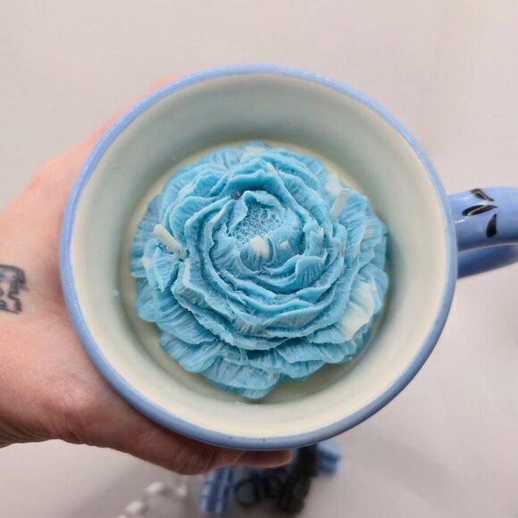 Hand-Poured Soy Candle ✦ Jennifer Brinley Shopping Girl Mug ✦ Blue Flower Topper - Picture 4 of 11